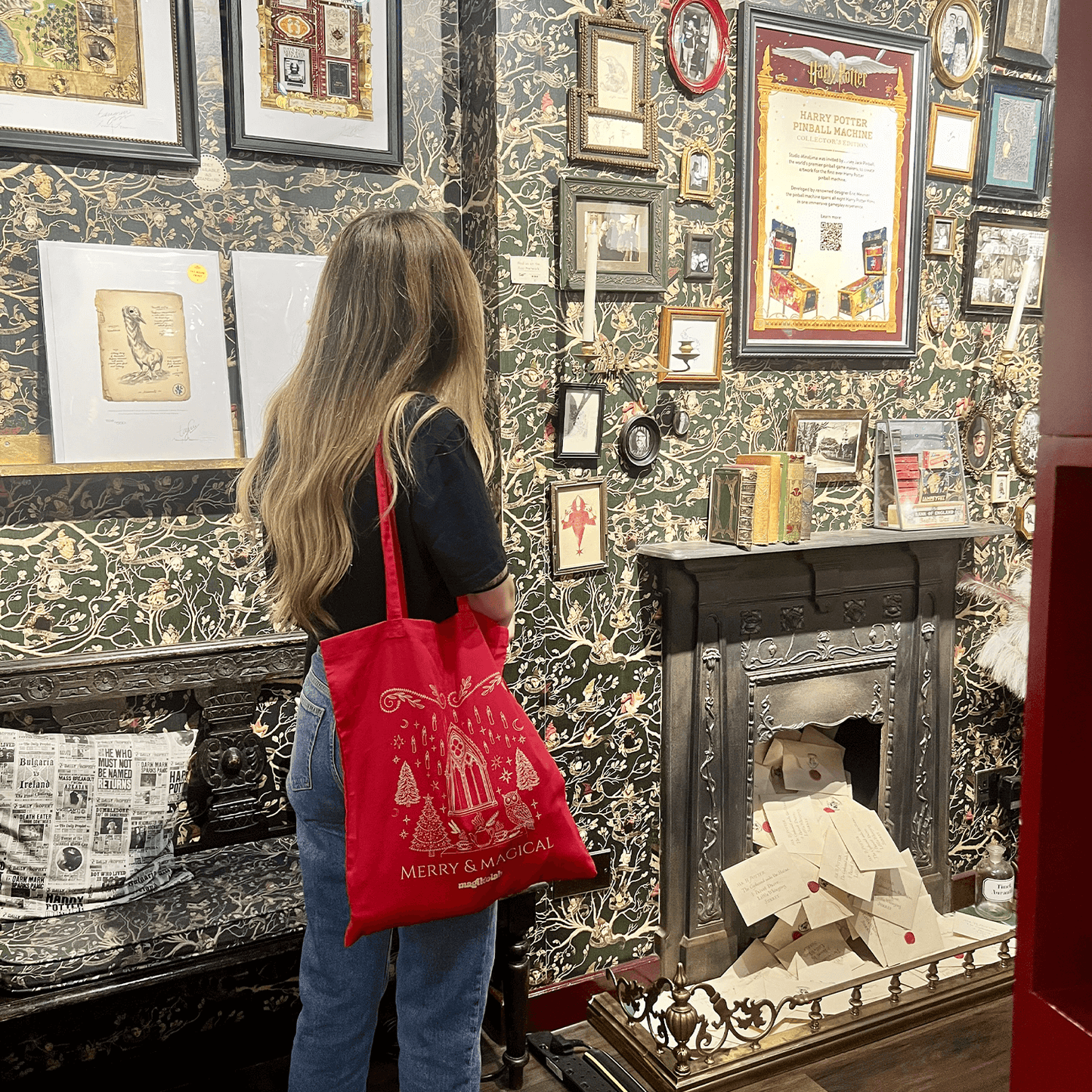 Shopper: Merry & Magical